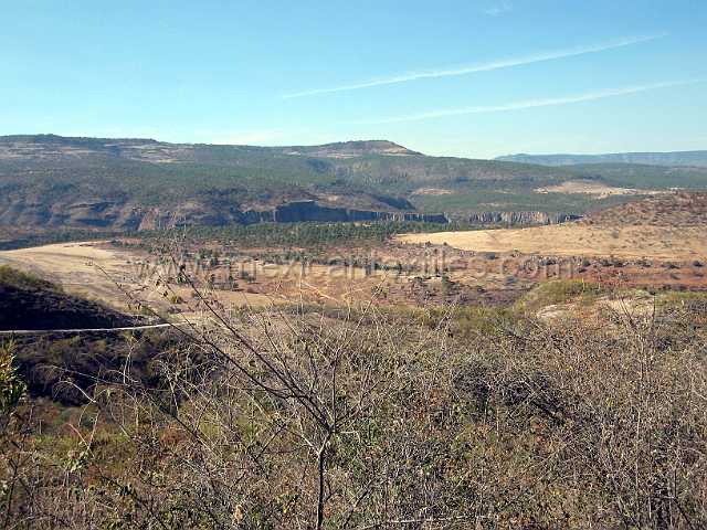 1mesa_panoramic.JPG - Above Mesa Nayar.