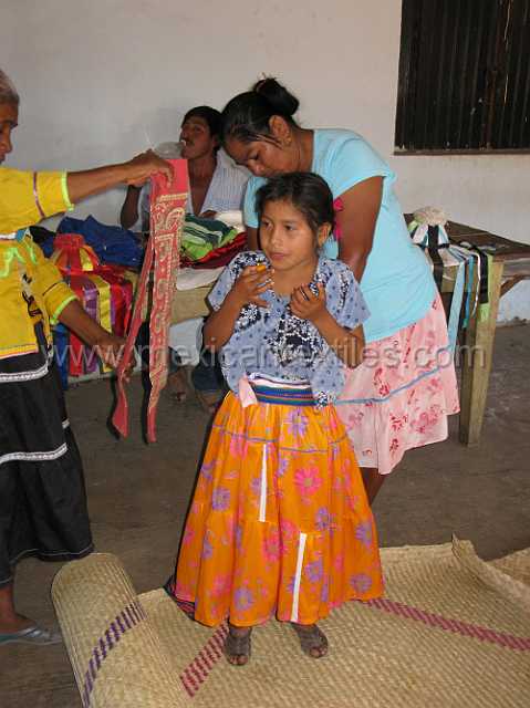 malinche1_01.JPG - Village of Cora Indian with examples of town, mountains, people, costume, textiles, costume and spiritual life
