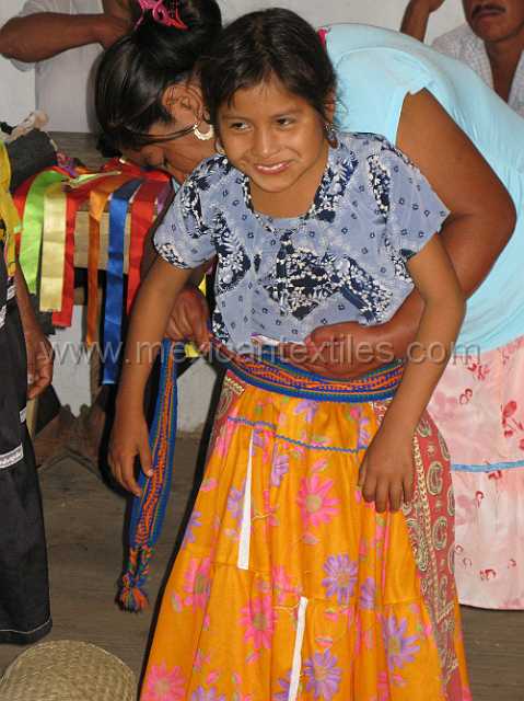 malinche1_02.JPG - Village of Cora Indian with examples of town, mountains, people, costume, textiles, costume and spiritual life