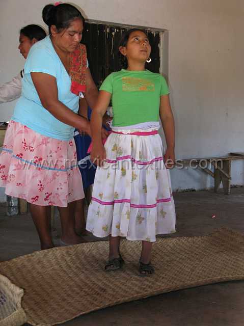 malinche2_09.JPG - Village of Cora Indian with examples of town, mountains, people, costume, textiles, costume and spiritual life