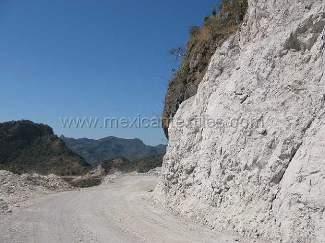 IMG_9135.JPG - The Rugged Sierra Nayar, so times the driving instructions from the local Cora are very interesting , they might say "drive straight until the red clay then take the next turn to the right"