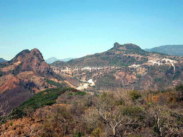 sierra_nayar_41.jpg - Village of Cora Indian with examples of town, mountains, people, costume, textiles, costume and spiritual life