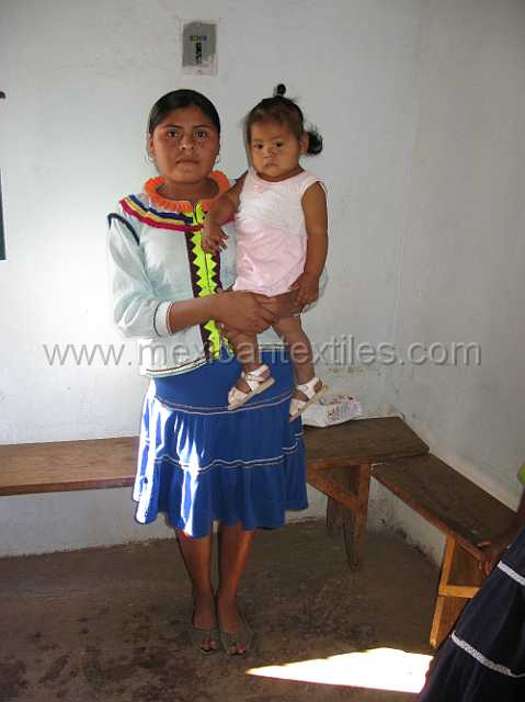 1Cora_women.JPG - Young Cora mother in El Presidio de los Reyes.