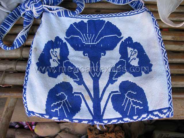 cora_textiles_01.JPG - Village of Cora Indian with examples of town, mountains, people, costume, textiles, costume and spiritual life