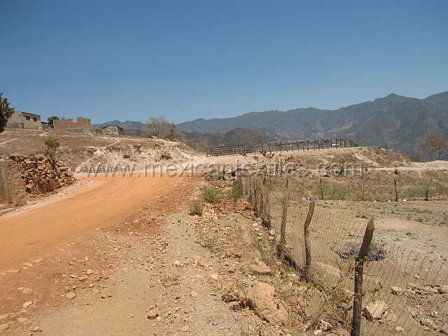 Sta_Cruz_01.JPG - Village of Cora Indian with examples of town, mountains, people, costume, textiles, costume and spiritual life
