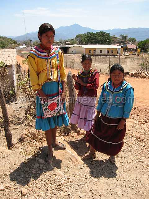Sta_Cruz_03.JPG - Village of Cora Indian with examples of town, mountains, people, costume, textiles, costume and spiritual life