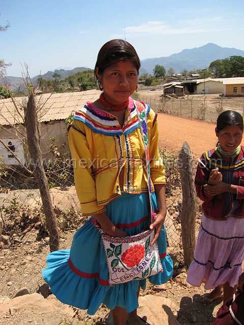 Sta_Cruz_04.JPG - Village of Cora Indian with examples of town, mountains, people, costume, textiles, costume and spiritual life
