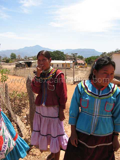Sta_Cruz_05.JPG - Village of Cora Indian with examples of town, mountains, people, costume, textiles, costume and spiritual life