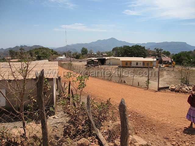 Sta_Cruz_07.JPG - Village of Cora Indian with examples of town, mountains, people, costume, textiles, costume and spiritual life