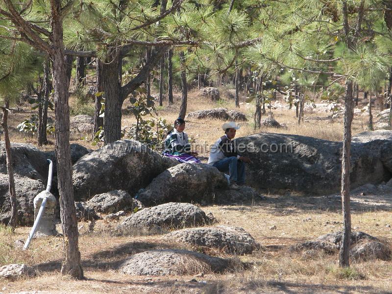 tepehuano_durango_01.JPG - Other Tepehuanos , obviously from another village resting outside the village of Acerradero.