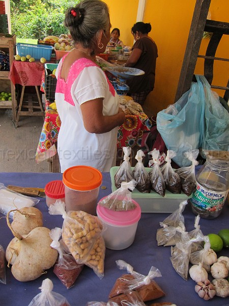 mayan_becal_15.JPG - Documantary photos of villages of Calkani, Campeche november 2011