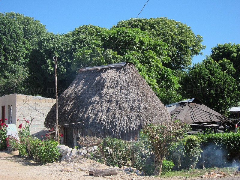 mayan_chunhuas04.JPG - Documantary photos of villages of Calkani, Campeche november 2011