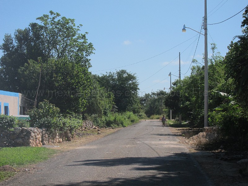 mayan_chunhuas06.JPG - Documantary photos of villages of Calkani, Campeche november 2011