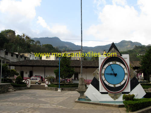 ahuacatlan_market_01