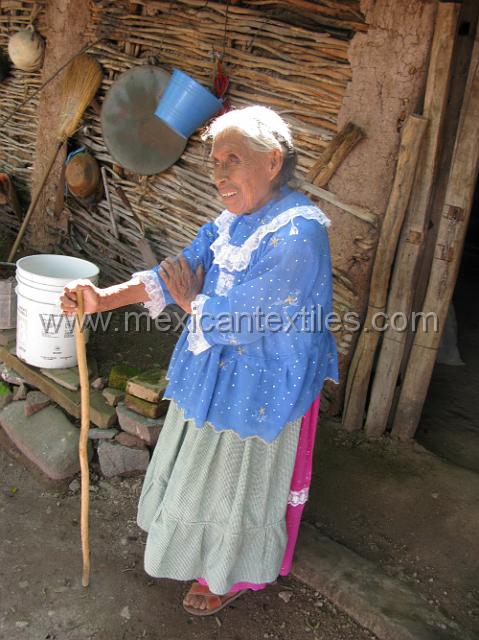 ahuehuepan_nahuatl21.JPG - While this participant did not speak Spanish, her niece , who we encountered in the market, help us convince her to participate in the study.
