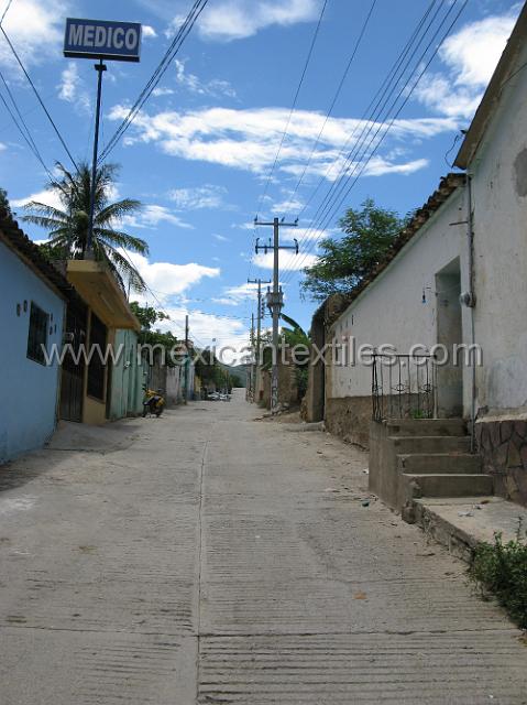 mescala_nahua08.JPG - Typical street in town ( 2009)