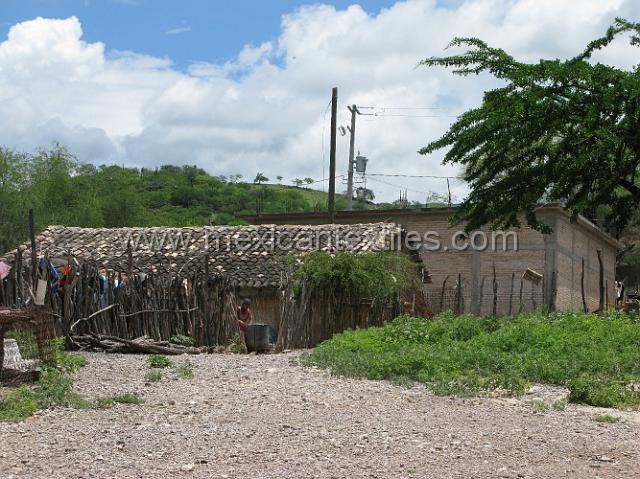 nahuatl_ostiapan11.JPG - typical old style home