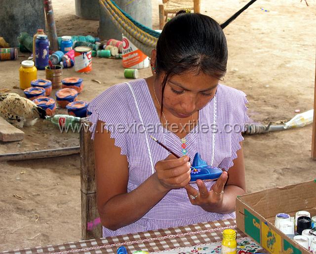 oapan_nahuatl49.JPG - Painting figures in San Agustine Oapan, Guerrero.(2004)