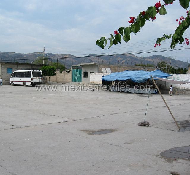 Tetelcingo_d.JPG - In a week this plaza will be filled with vendors and festivities.