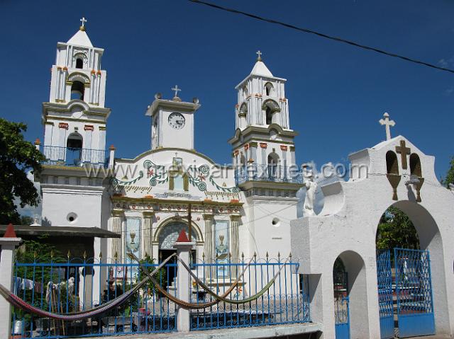 tecuiziapan_nahuatl07.JPG - The church was well maintained as was the cultural roots of these resilient Nahuatl speakers.