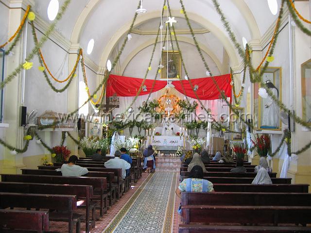 nahua_xalitla03.JPG - Inside the church.