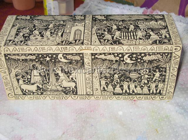 nahua_xalitla13.JPG - A box painted in the " historia" style , a picture that tells a story , a wedding or planting or festival etc.