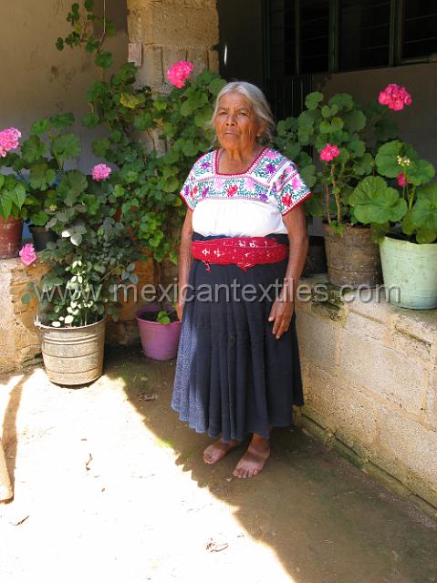 nahuatl_hueytentan_13.JPG - Ascencia Galindo Barbecho in her traditional costume
