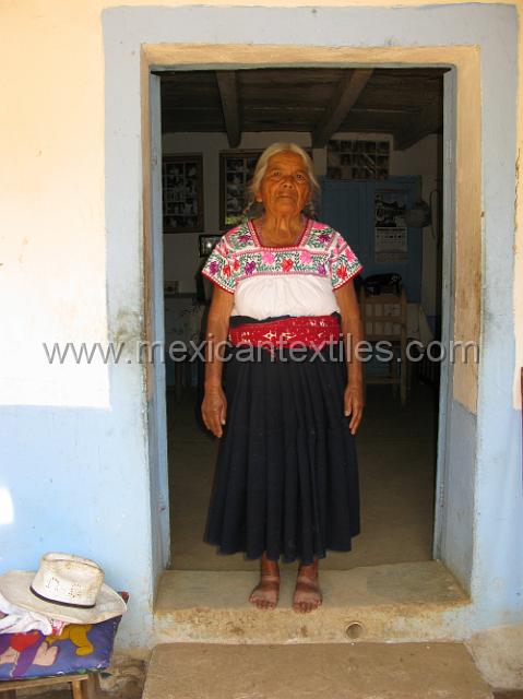 nahuatl_hueytentan_14.JPG - Ascencia Galindo Barbecho in her traditional costume