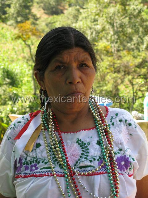 nahua_ixtolco_12.JPG - Florentina Cabrera Luna  with ribbons and beads