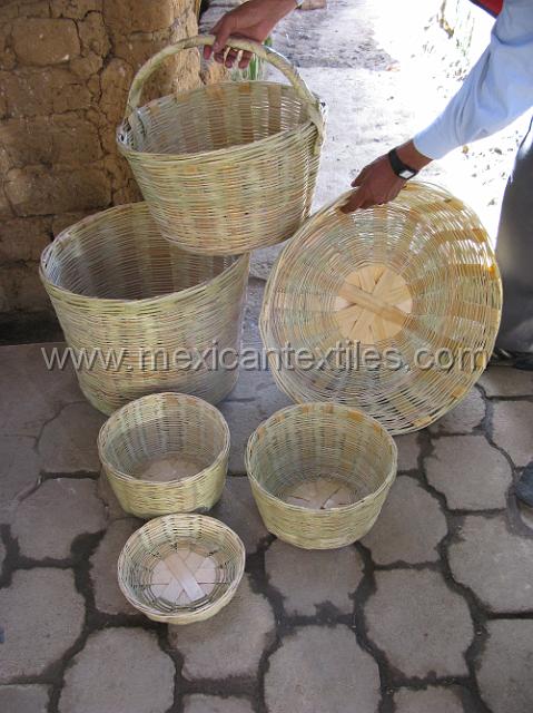 canastas_ixtolco_13.JPG - Different size baskets from IXtolco , Puebla