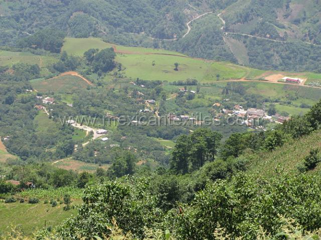 view_chicometepec_08.JPG - The town of Chicometepec, Tepetzintla, Puebla