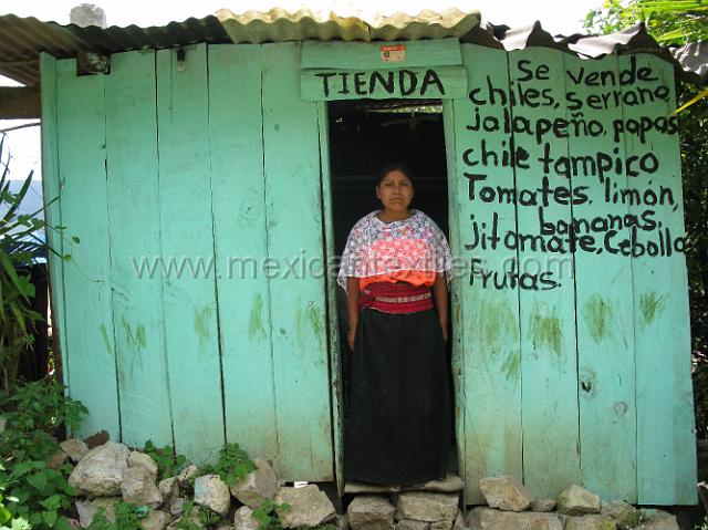 1_totonaca_woman.JPG - Marta Bvuensvista Ramos in her store front.
