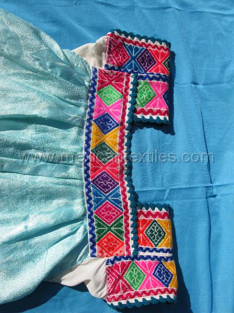 totonaca_tonalisco_18.JPG - Typical blouse from Tonalixco, Tepetzintla , Puebla