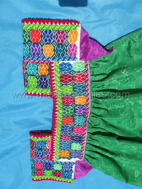 totonaca_tonalisco_34.JPG - Typical blouse from Tonalixco, Tepetzintla , Puebla