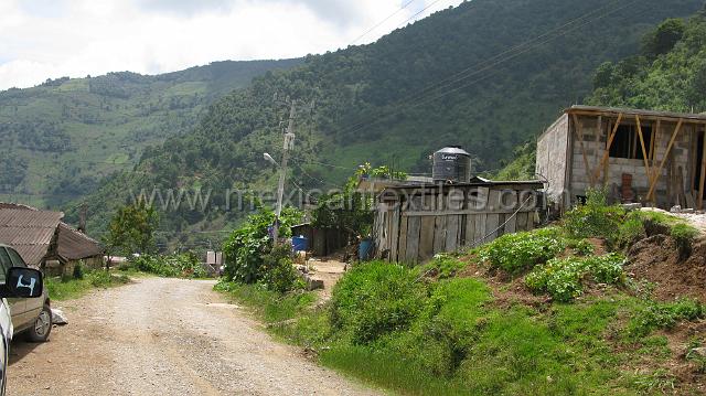 town_xiicalahuatla_02.JPG - Road into the village