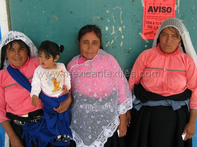 nahua_xochitlaxco_15.JPG - Friends and family. not in specific order , Maria Guadalupe Gutierez, Maria Elsa Cruz, Maria Concepcion ortiz Perez.