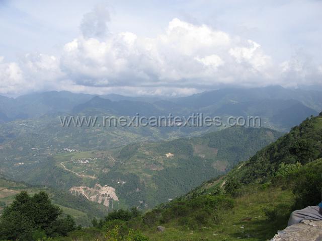 nahua_xochitlaxco_25.JPG - Views above the town.