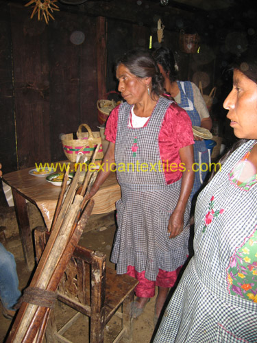 nahua_weavers_01