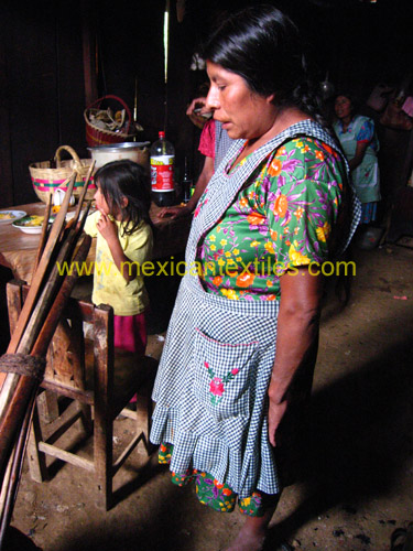 nahua_weavers_03