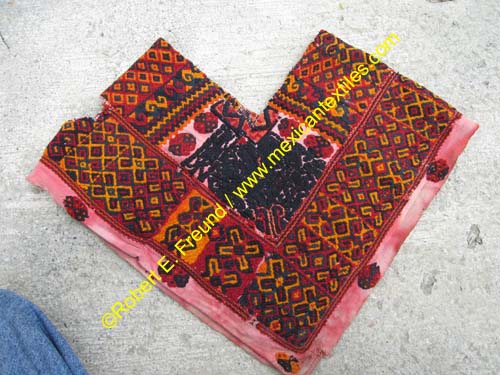 1extinct_quechquemitl_04