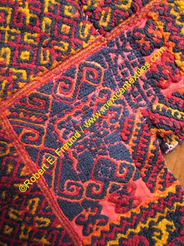 extinct_quechquemitl_03