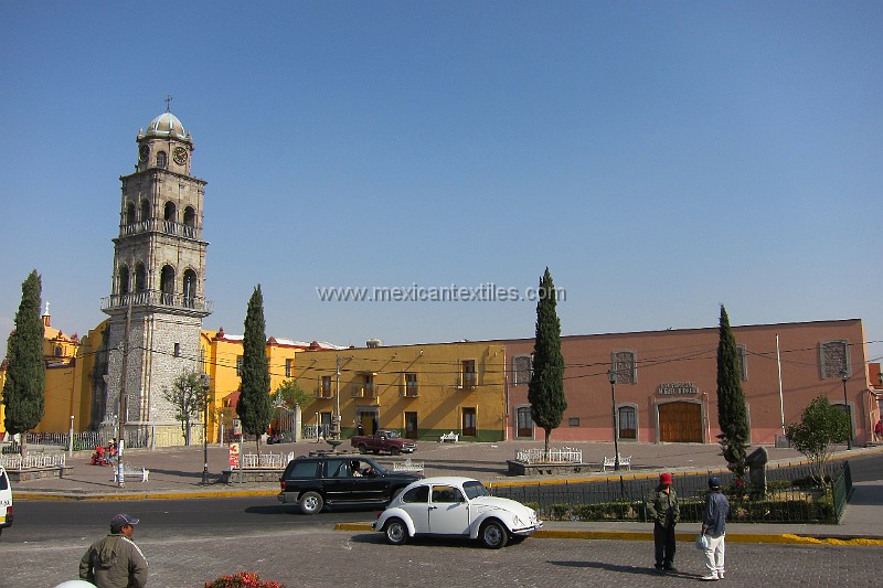 Otomi_Ixtenco_93.jpg - The church taken from in front of the town hall 3/2011.