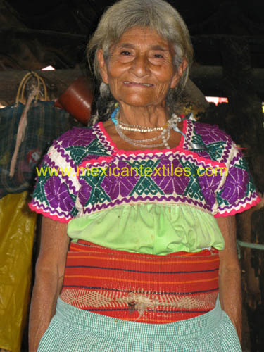 1totonacan_women_04