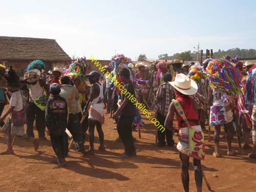 4_saints_procession_03