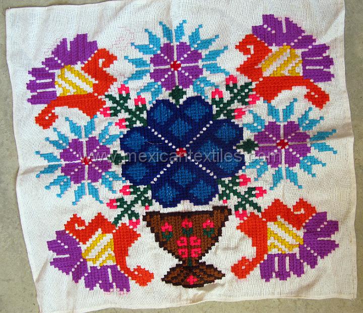 sn_antonio_embroiderey_07.JPG - Otomi indian embroidery from San Antonio Huehuetla, Hidalgo, napkin , floral design