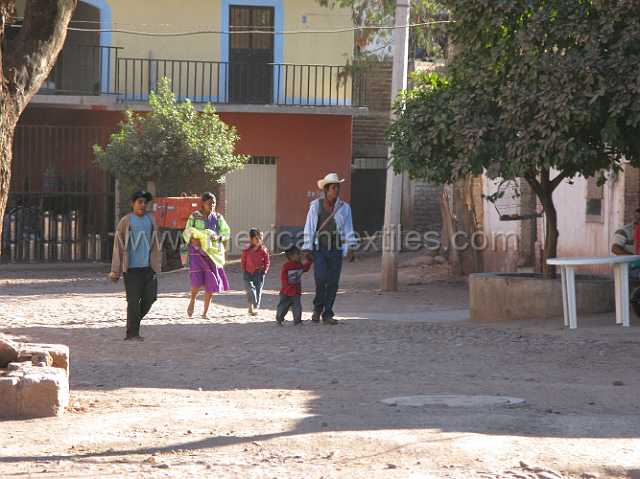 Jesus_Maria_04.JPG - Village of Cora Indian with examples of town, mountains, people, costume, textiles, costume and spiritual life