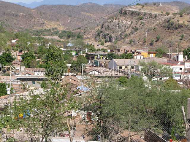Sierra_Nayar_05.JPG - overlooking the town.