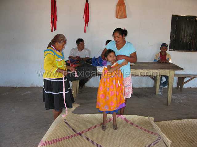 malinche2_01.JPG - Village of Cora Indian with examples of town, mountains, people, costume, textiles, costume and spiritual life