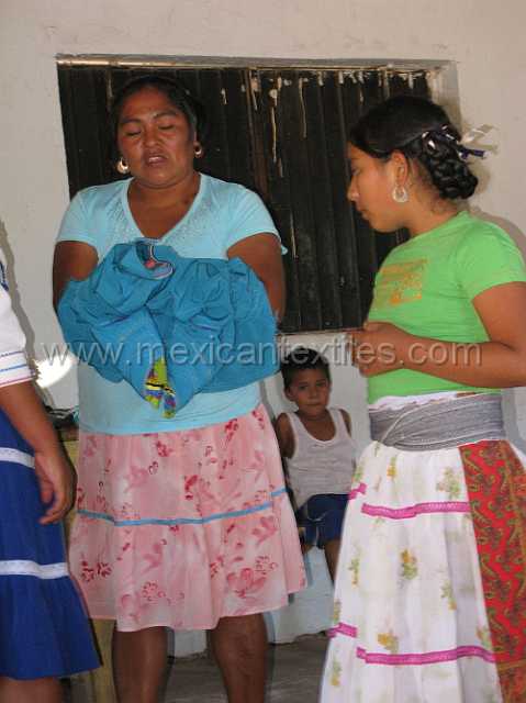 malinche2_12.JPG - Village of Cora Indian with examples of town, mountains, people, costume, textiles, costume and spiritual life