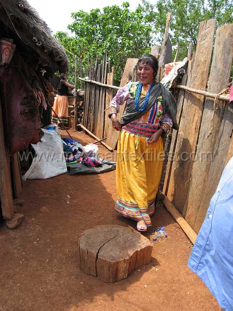 santa_anita_04.JPG - Cora mother in traditional dress, blouse, apron and reboso.